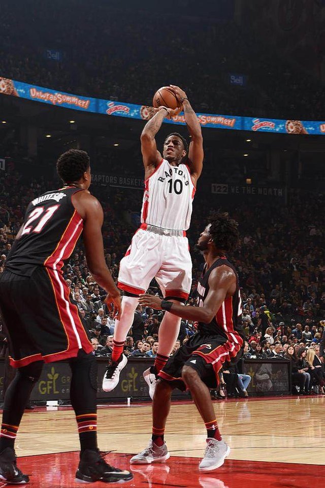 位逼抢与边 位逼抢与边